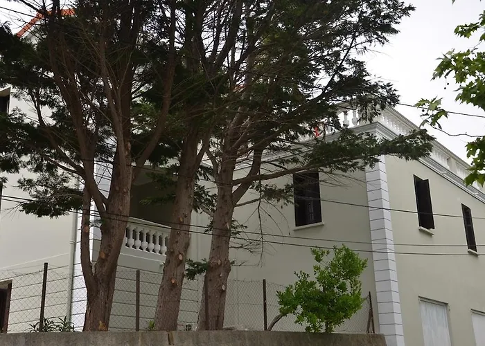 Pergola דירה בסטיה